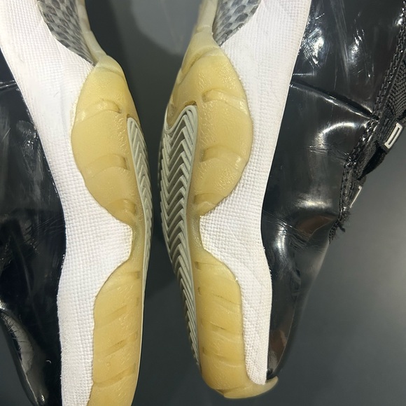 Jordan 11 jubilee - Picture 4 of 8